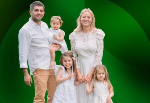 Laura Cosoi si familia s